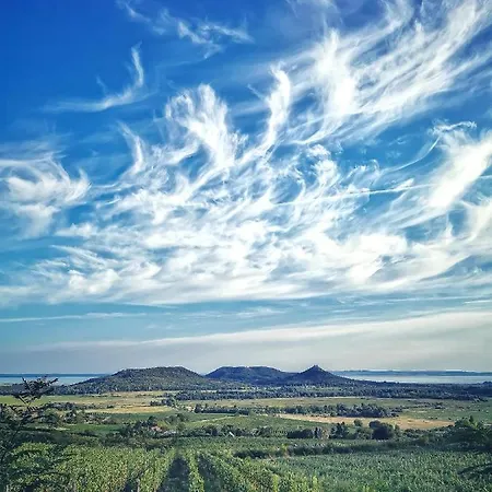 Setany Apartmanhaz Lägenhet *