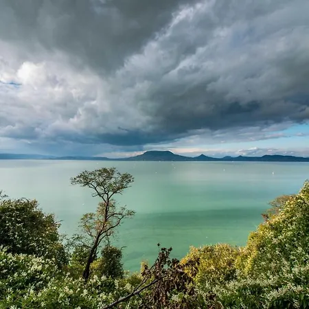 Setany Apartmanhaz *