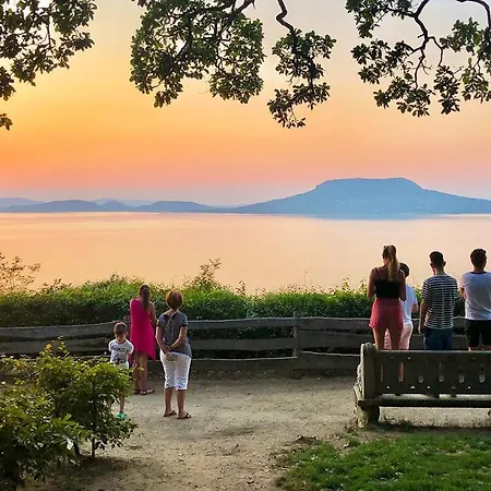 Setany Apartmanhaz Фоньод