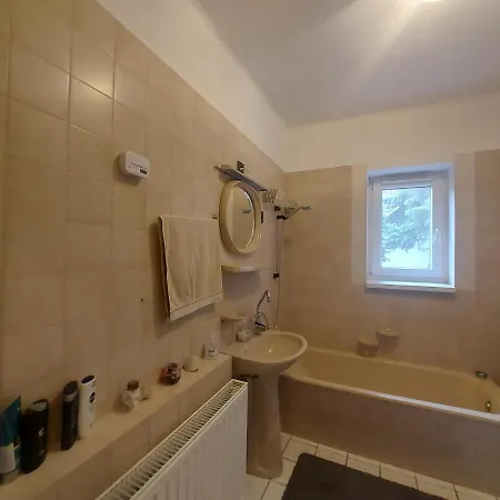 Setany Apartmanhaz * Фоньод