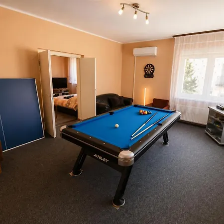 Setany Apartmanhaz *