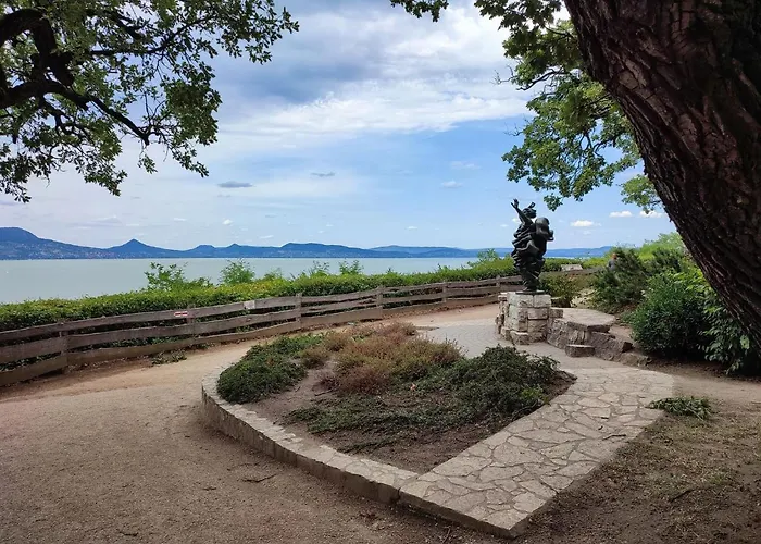 Setany Apartmanhaz *